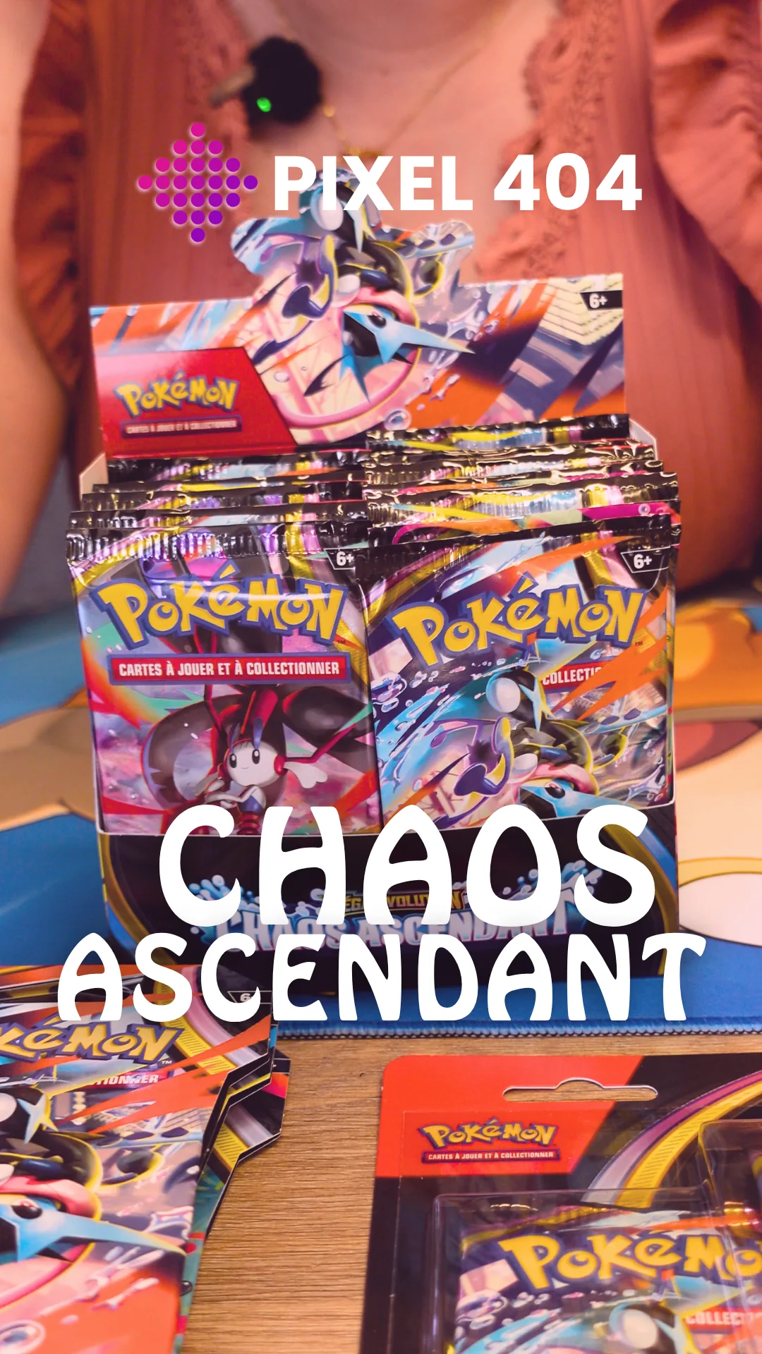 Unboxing de cartes Pokemon pour Pixel 404, magasin gaming a Orleans.